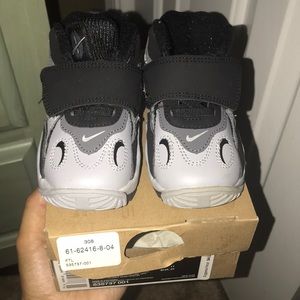 Nike toddler sneakers